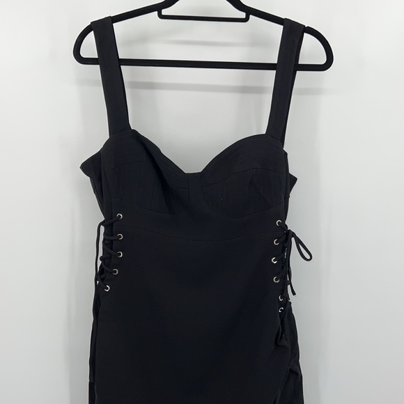 NICHOLAS Cristina Dress in Black 4 - Picture 6 of 14